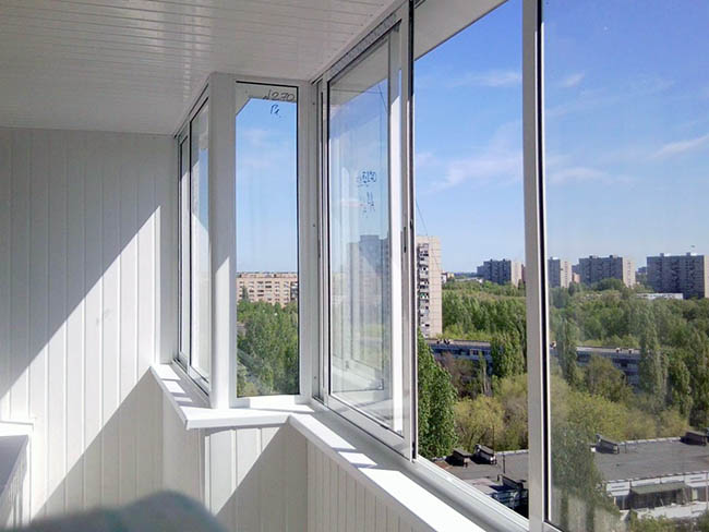 Нестандартное остекление балконов косой формы и проблемных балконов Жуковский