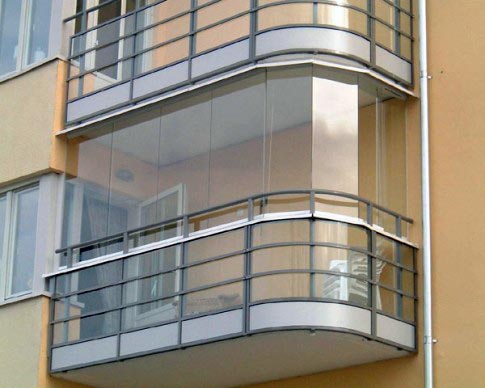 Сплошное безрамное остекление балкона без рам Жуковский